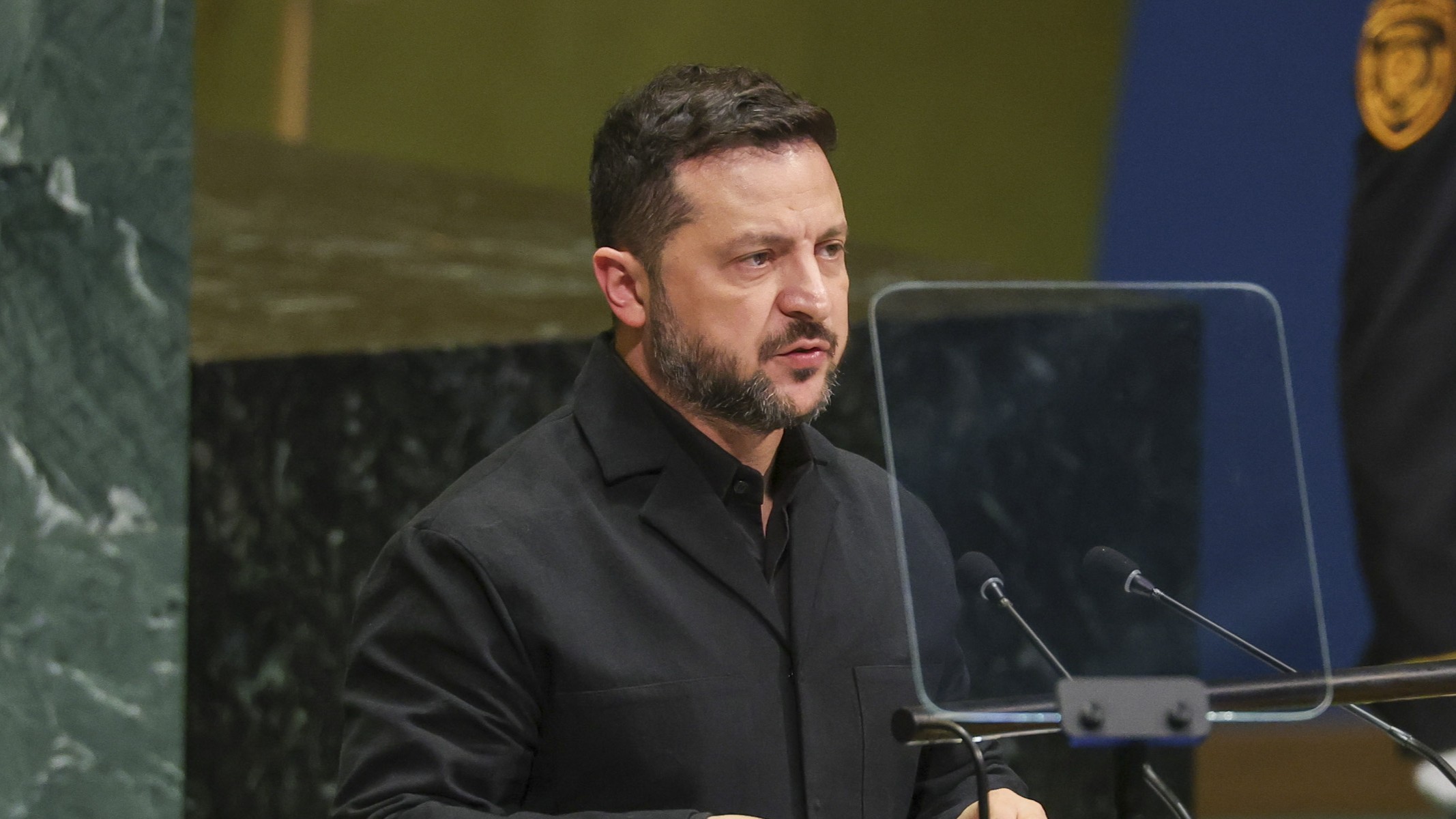 Zelensky disse que Trump tomou a decisão de autorizar Ucrânia a produzir mísseis Patriot durante encontro dos dois em Nova York nesta semana.