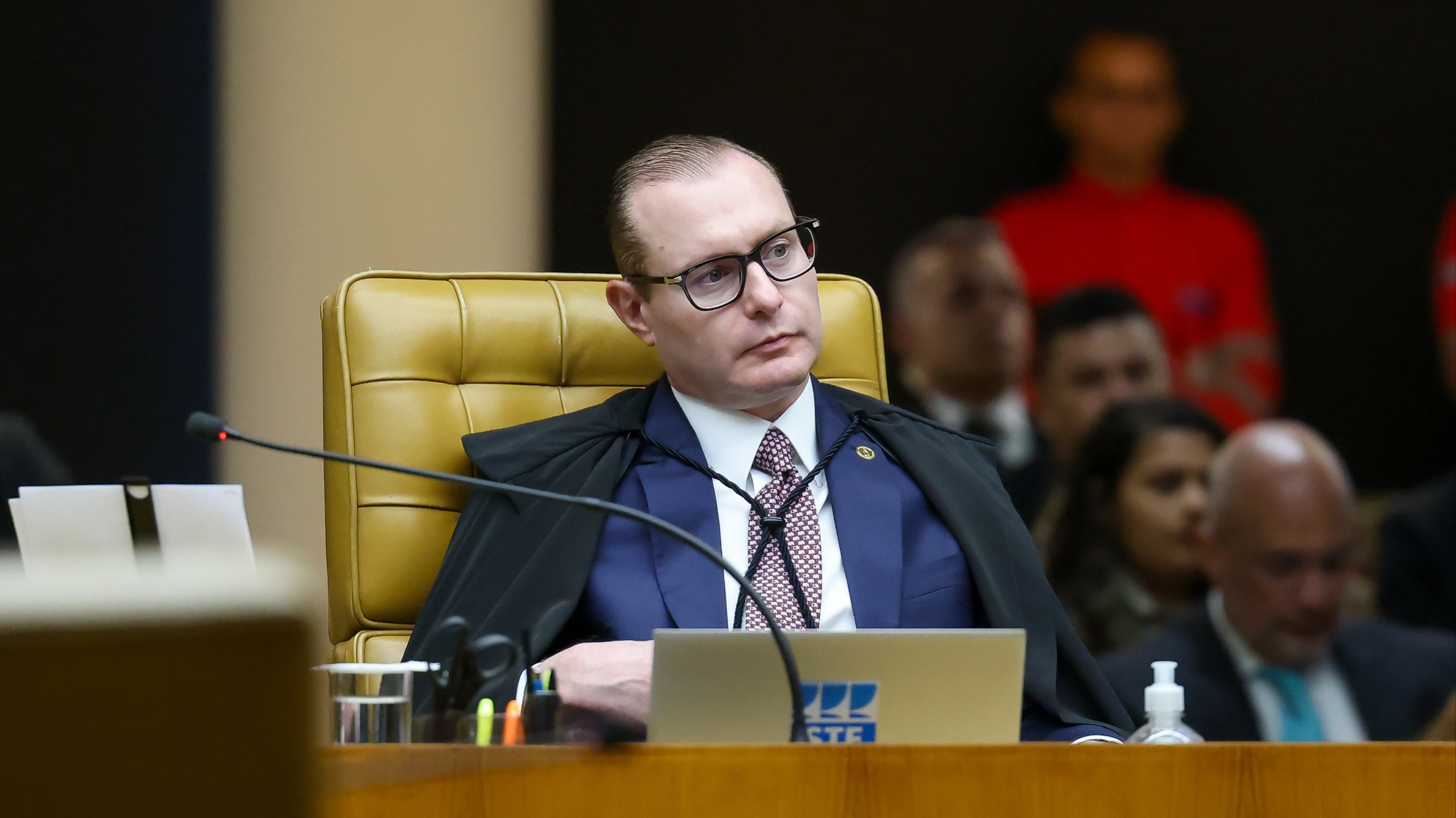 Zanin e Moraes votam para multar advogado em primeiro caso de prompt injection no STF