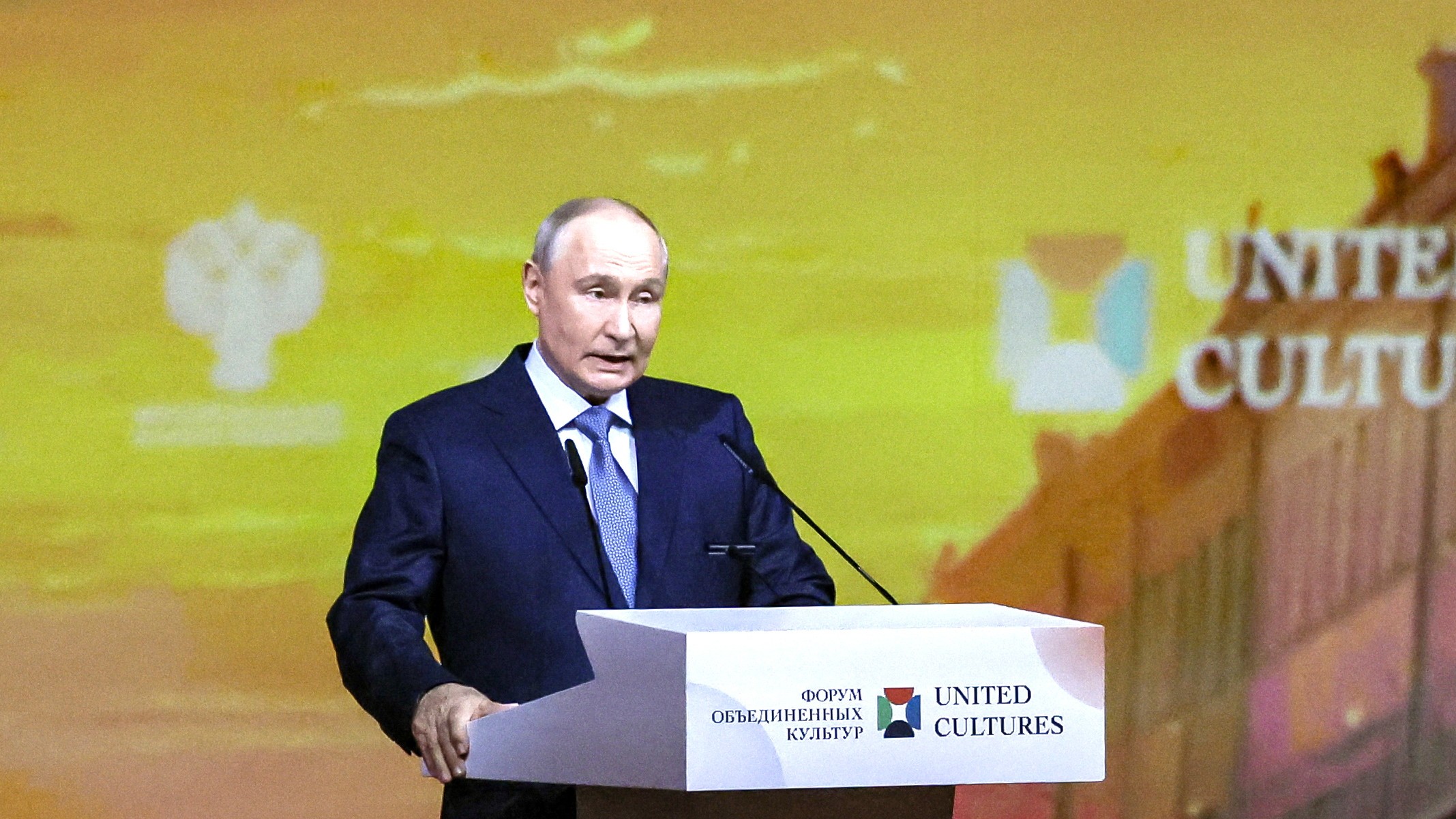 Projeto orçamentário prevê novas altas tributárias enquanto Moscou mantém elevados gastos com defesa e guerra de Putin na Ucrânia.