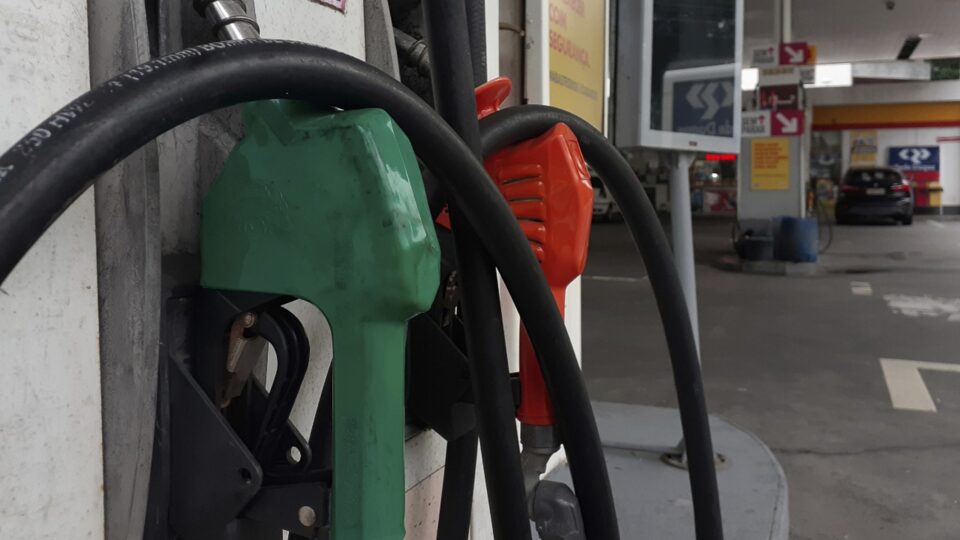 Governo Lula estende subsídio ao diesel até o dia seguinte ao 2º turno