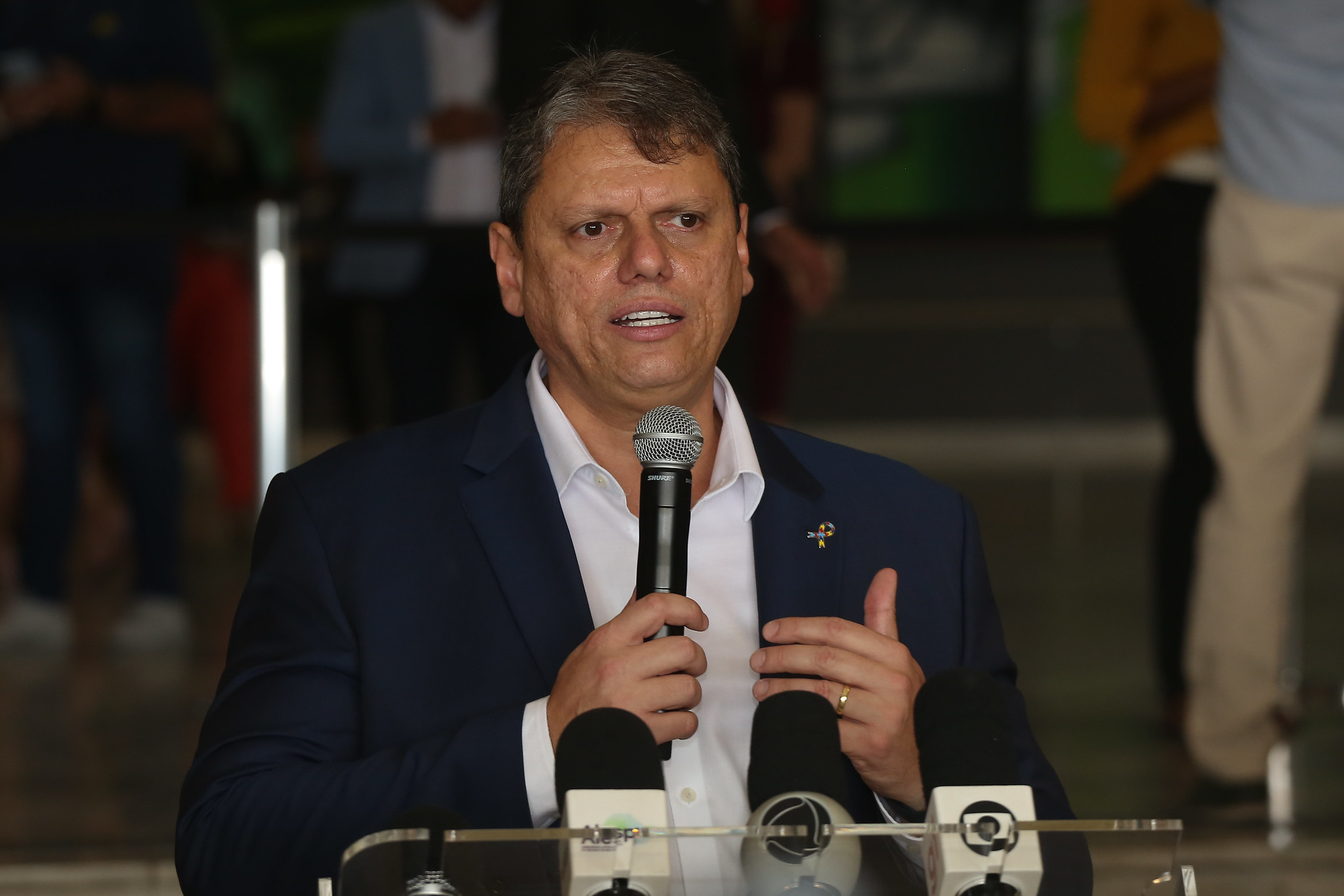 Tarcísio de Freitas (Republicanos) diz ser absolutamente contra bets