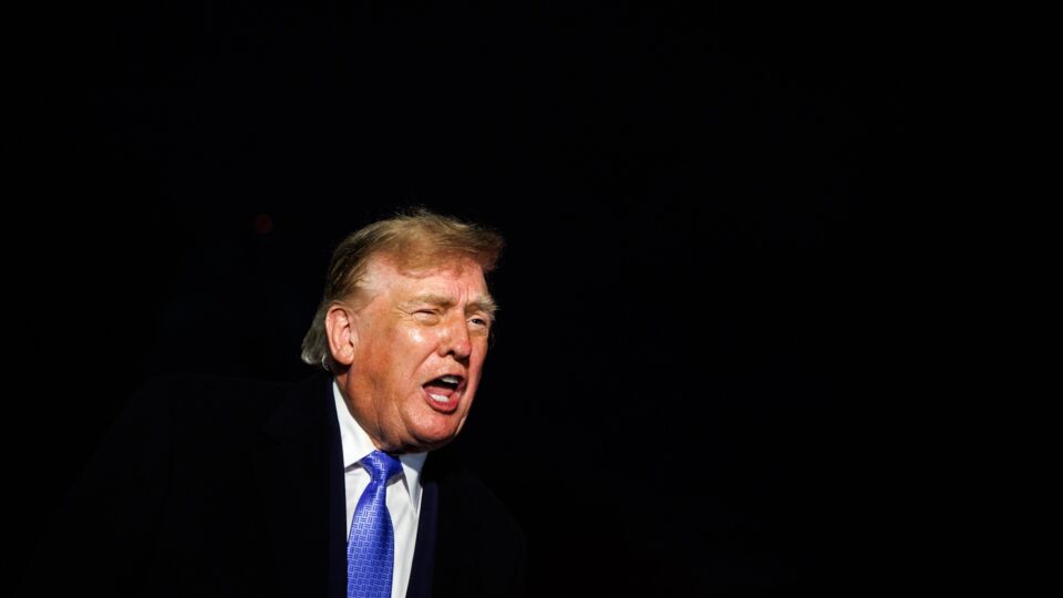 Guerra no Irã completa sete meses com reviravolta: agora, é Trump que não quer acordo