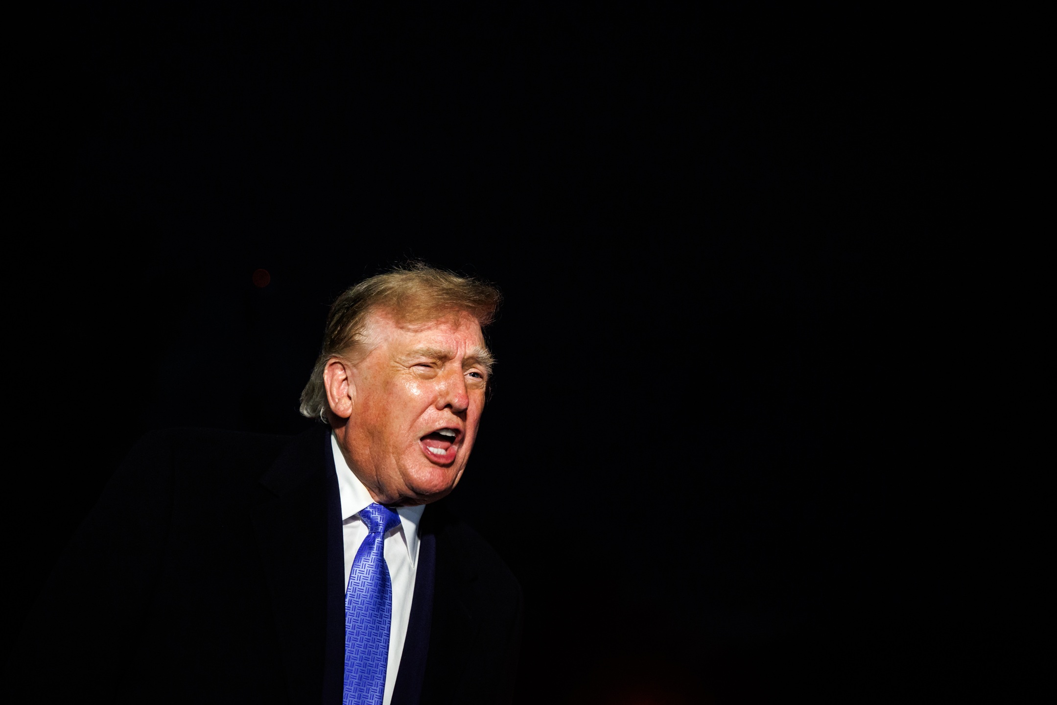 Guerra no Irã completa sete meses com reviravolta: agora, é Trump que não quer acordo