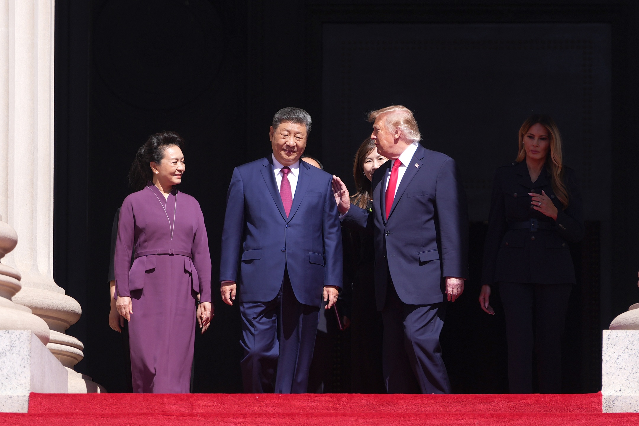 Embaixador dos EUA afirma que Trump ofereceu armas à China e gera reação