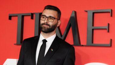 Motaz Azaiza: fotógrafo palestino eleito uma das 100 pessoas mais influentes do mundo pela revista americana Time em 2024 teve a deportação pedida nos EUA após admitir que omitiu imagens de reféns israelenses espancados