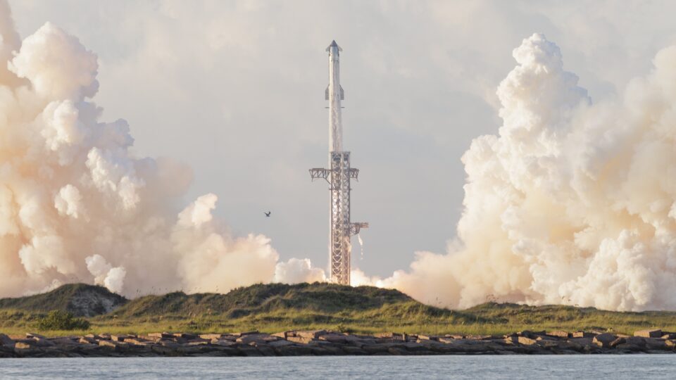 SpaceX consegue colocar Starship em órbita pela primeira vez