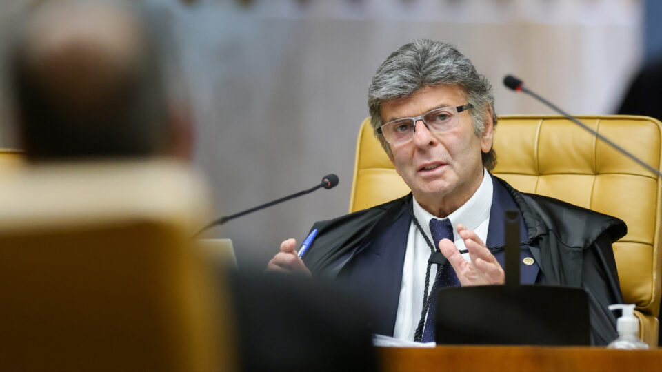 Flávio pede que Fux reestabeleça decisão de Mendonça sobre Nossa Senhora derrubada por Dino