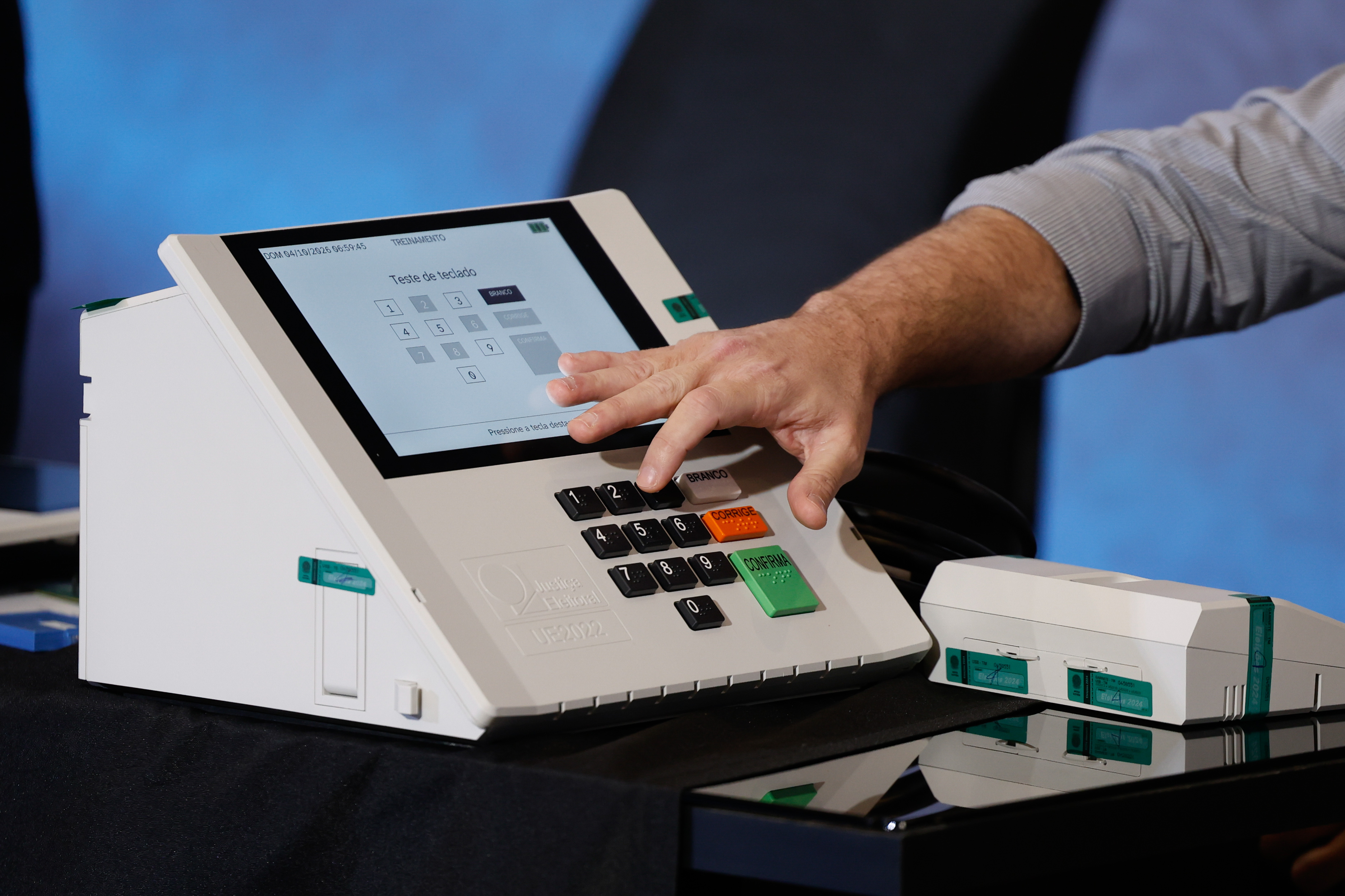 Eleições 2026: quem faltar no primeiro turno pode votar no segundo?