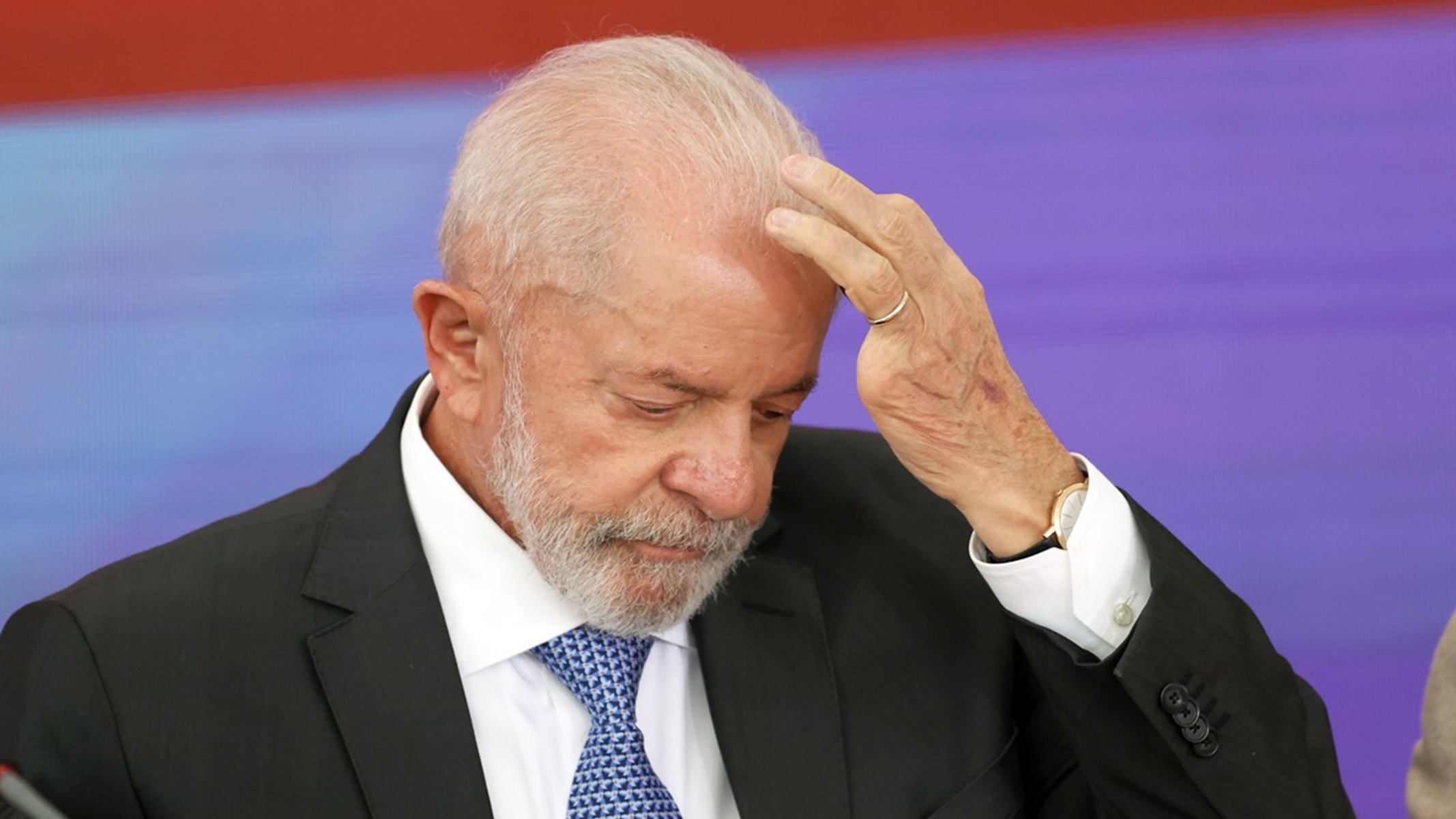 Em desespero eleitoral, Lula parte para o vale-tudo com pacote bilionário