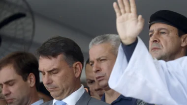 Flávio Bolsonaro debate Globo Lula