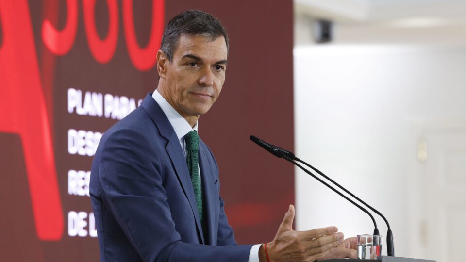 Governo socialista da Espanha quer ampliar acesso ao aborto em postos de saúde