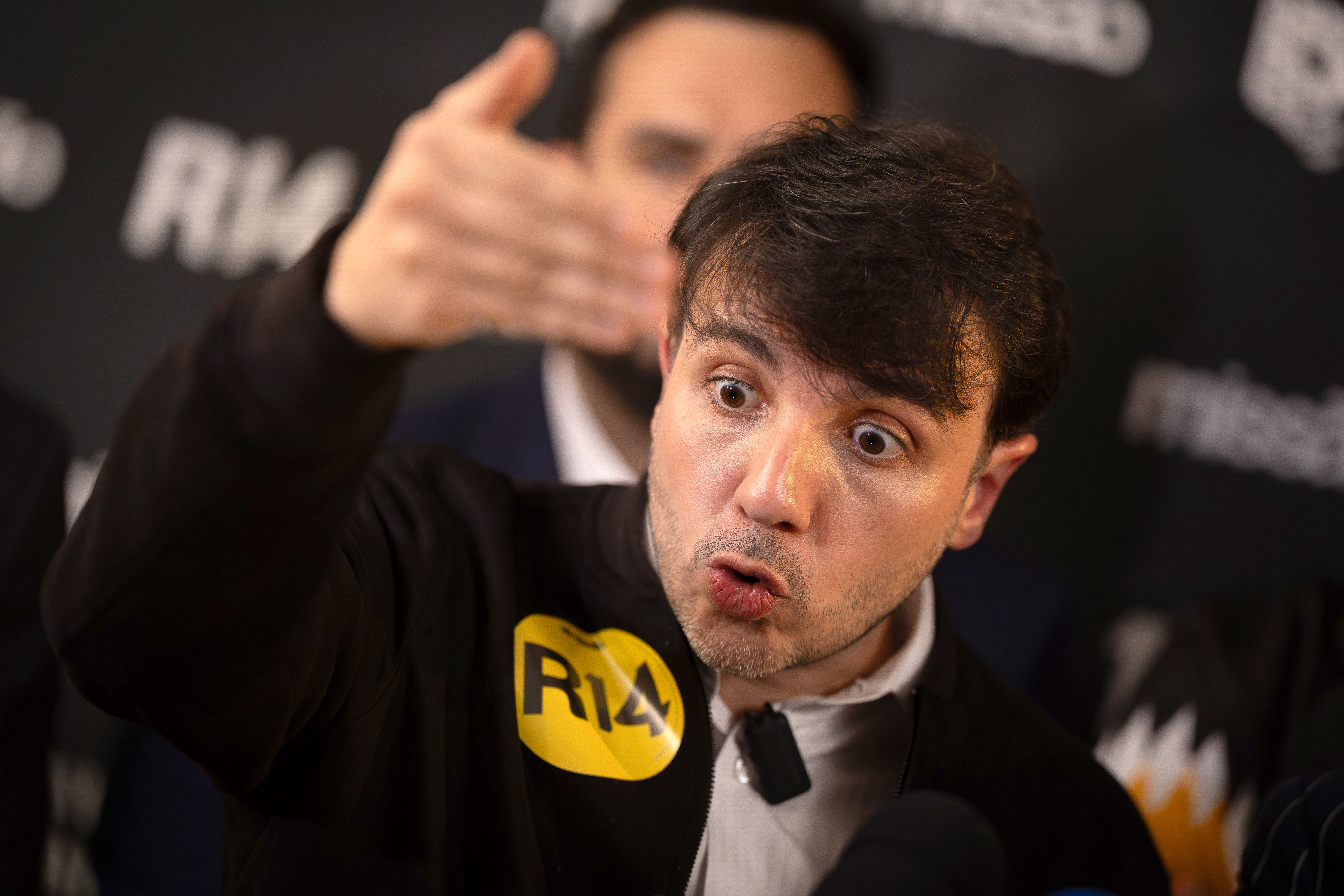 Gravadora notifica Renan Santos contra uso da música de Cazuza sem autorização em campanha