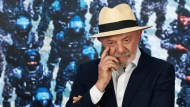 Prazo para acordos encerraria a uma semana do primeiro turno, mas petista incluiu prorrogação em pacote.