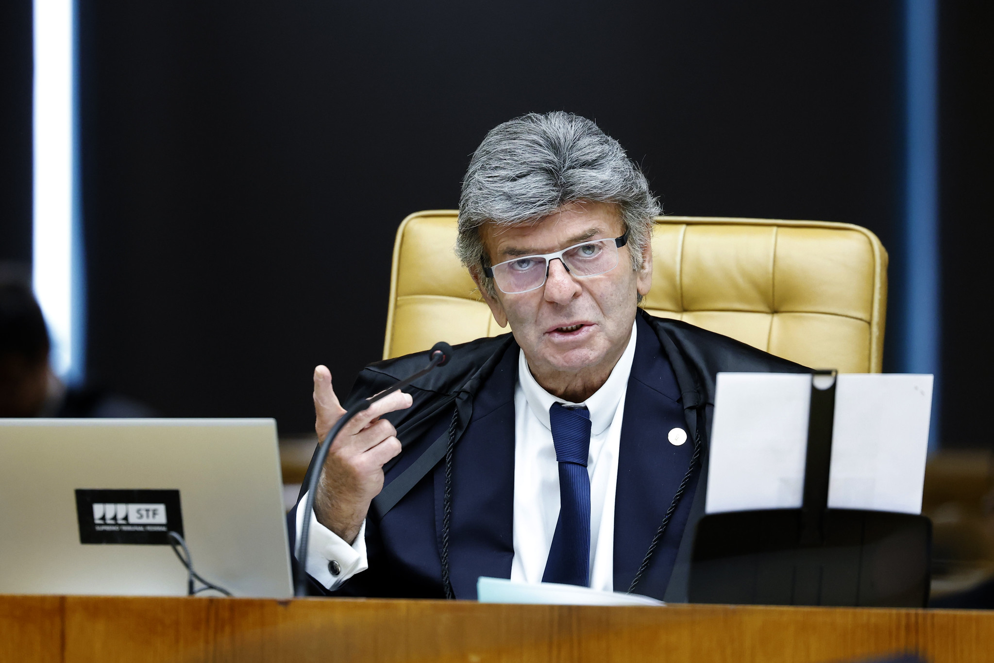 Decisão de Fux sobre Aparecida expõe abusos seletivos de Dino e Moraes
