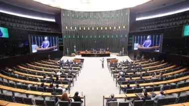 PL avança para comandar a Mesa Diretora e isolar Hugo Motta na Câmara dos Deputados.