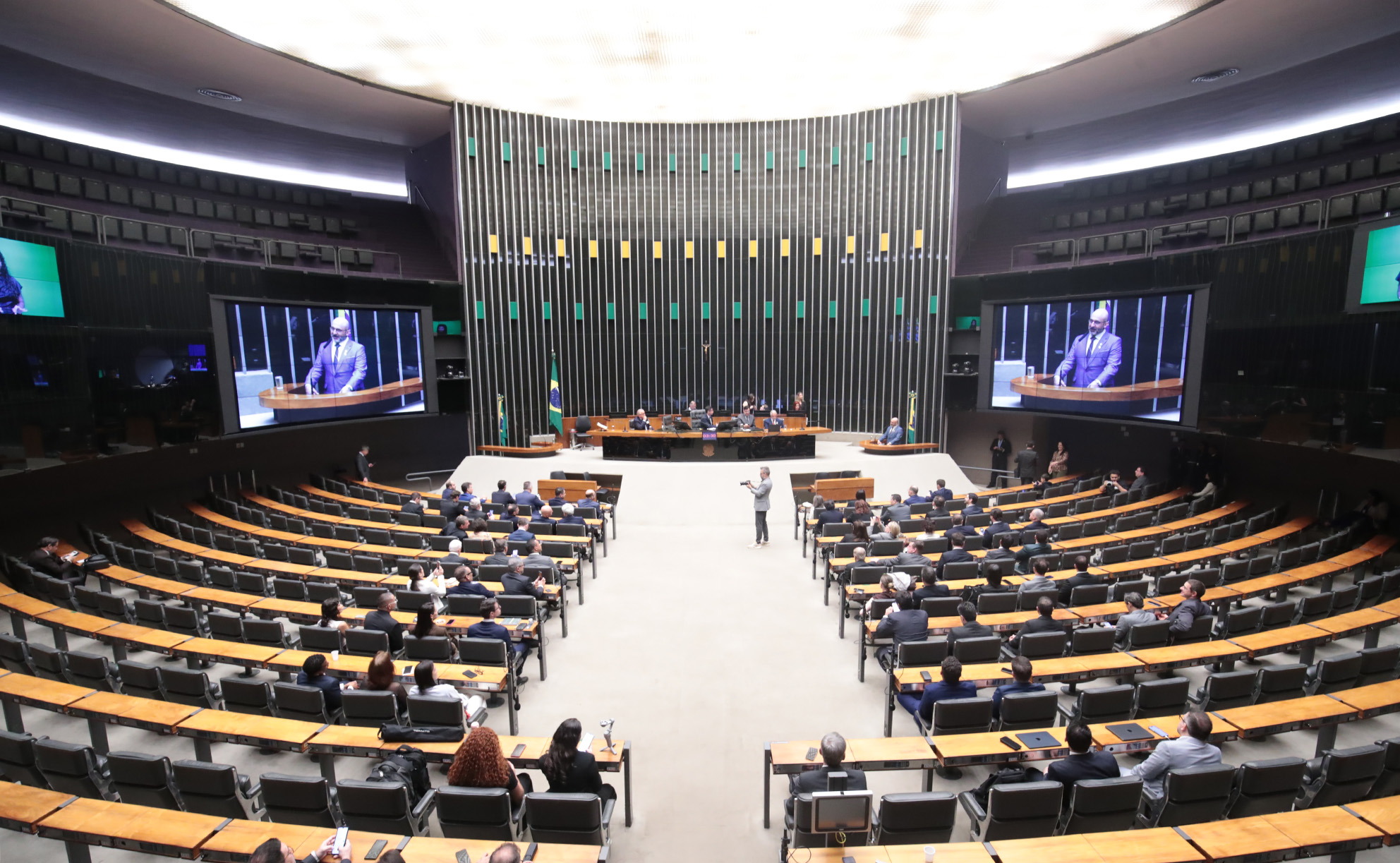 Nova bancada do PL deixa Hugo Motta com dias contados na presidência da Câmara