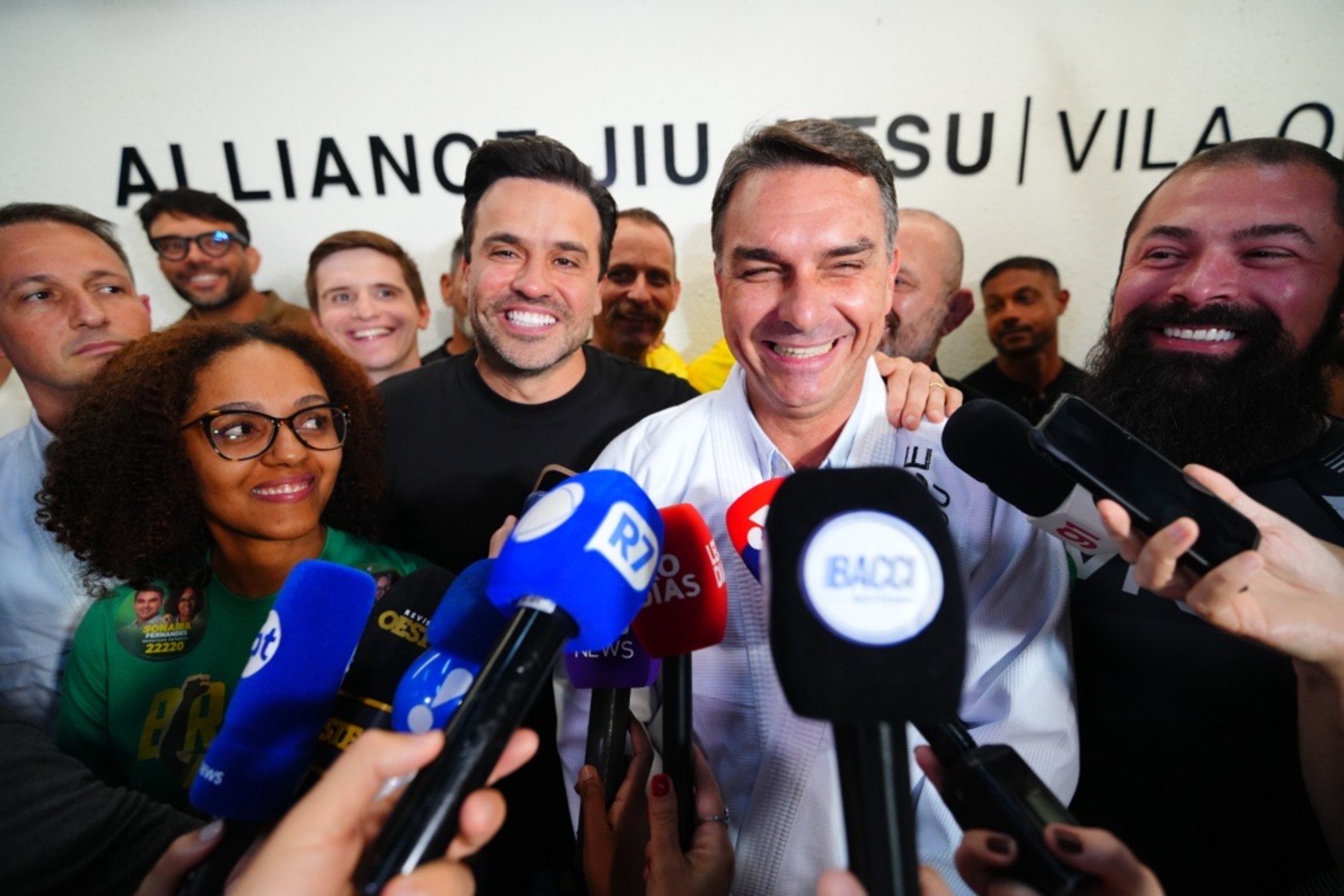 Ao lado de Flávio Bolsonaro, o empresário Pablo Marçal também afirmou que outro presidenciável irá "virar voto esta semana"
