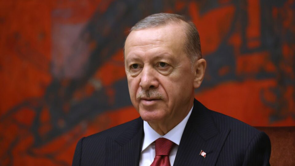 Na guerra de Putin, o maior vencedor até agora é Erdoğan — com a ajuda de um velho cardeal