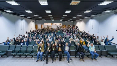 Colaboradores participam das atividades de uma rede imobiliária com atuação em Curitiba e Região Metropolitana.