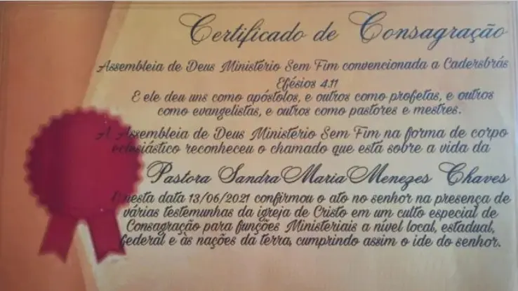 Além de ser assistente de enfermagem e cuidadora de idosos, Sandra Maria é pastora voluntária da Igreja Assembleia de Deus.