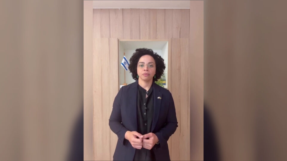 “Terror não vai alcançar seu objetivo”, diz representante de Israel no Brasil após incidente em voo