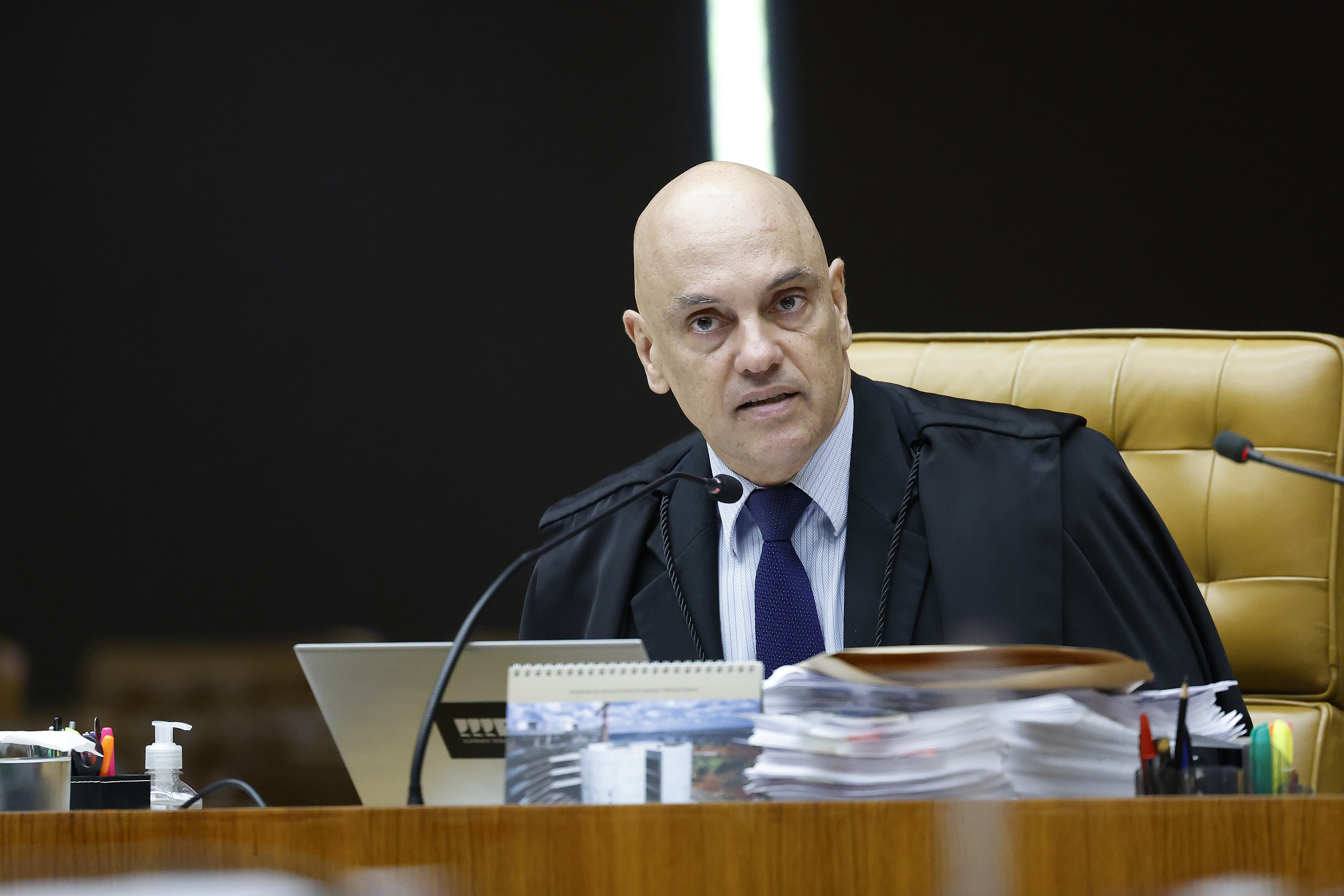 Moraes multa advogado por usar comando oculto de IA em petição de réu do 8 de janeiro
