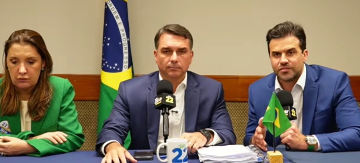 Flávio diz que Lula usou “amigos no Judiciário” para censurar debate