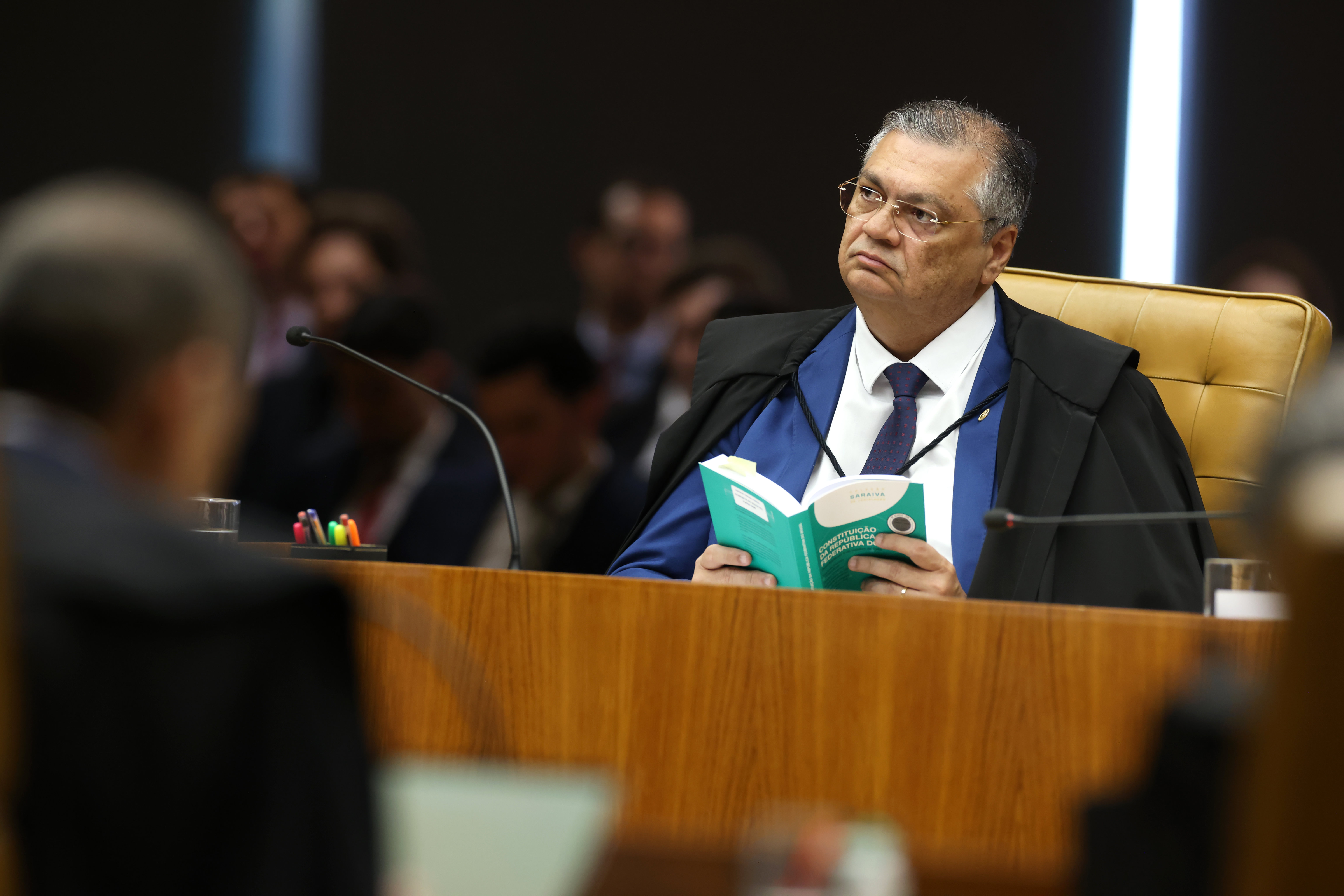 Dino defende interferência de cortes superiores em eleições e cita casos de Bush e Silvio Santos