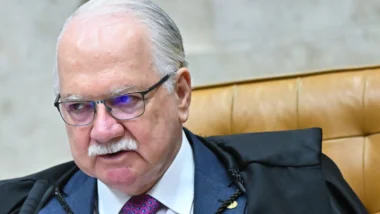 Fachin pede reunião com diretor-geral da PF sobre envolvimento de ministros no Caso Master
