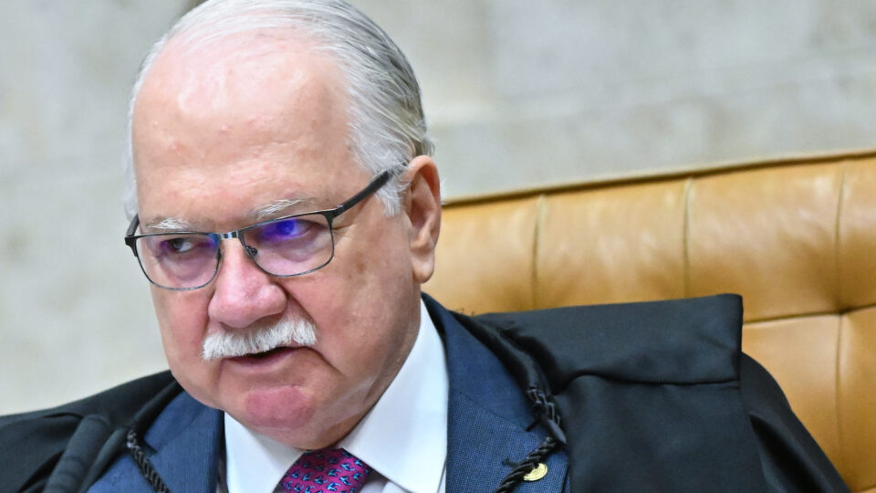 Fachin pede reunião com diretor-geral da PF sobre envolvimento de ministros no Caso Master