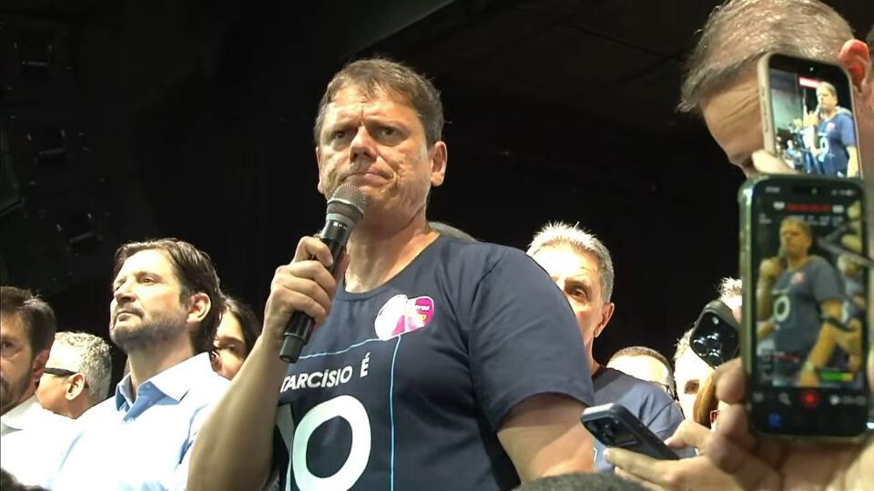 Tarcísio agradece Bolsonaro e diz que SP será decisivo para eleger Flávio