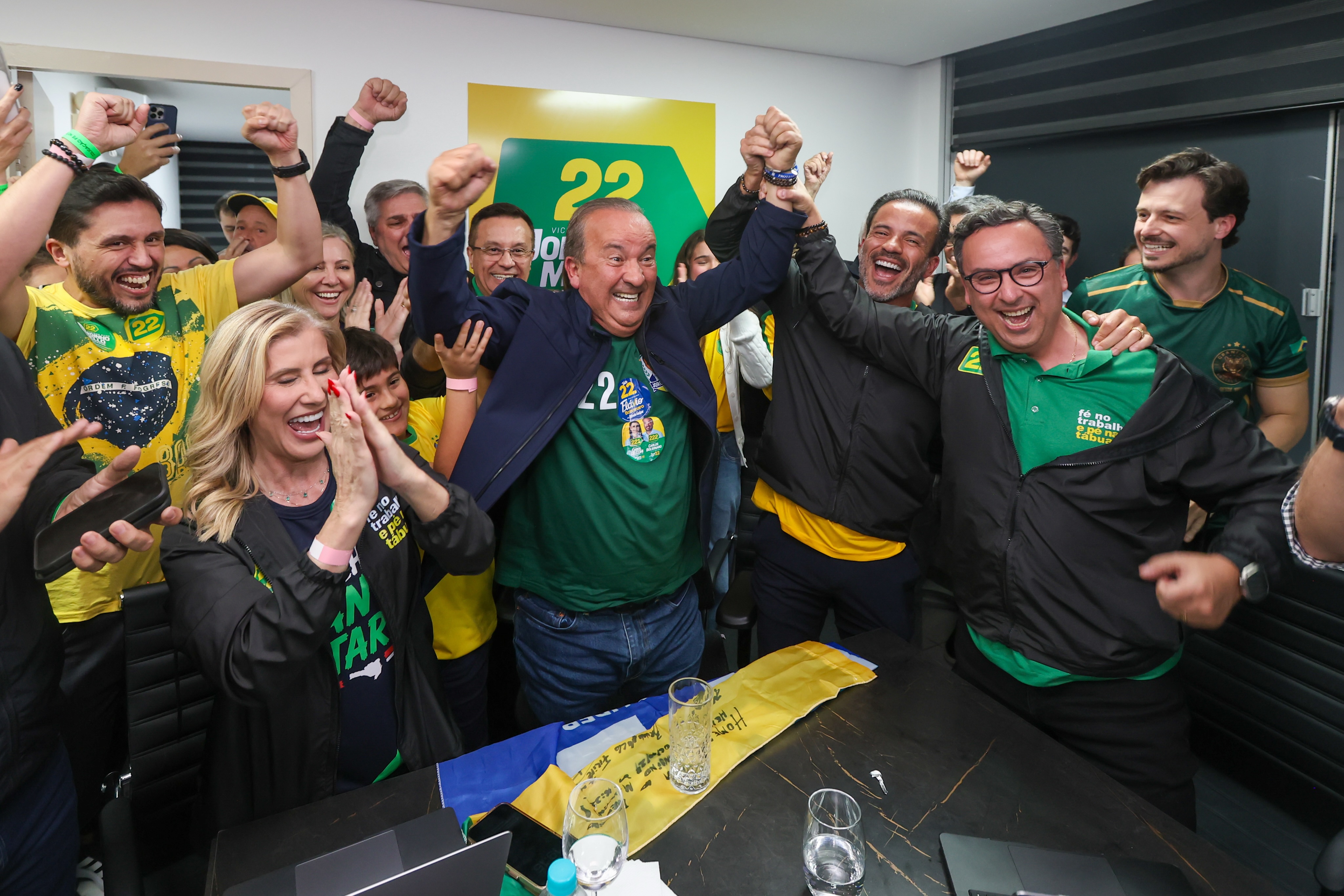 Jorginho Mello vence no primeiro turno com a maior vantagem sobre segundo colocado
