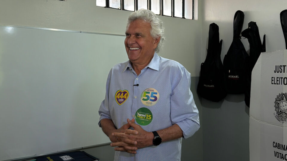 Sem declarar apoio no 2º turno, Caiado diz que “caiu de pé”
