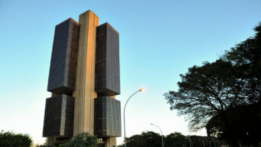 Dados apontam para relação entre situação do mercado de trabalho e sucesso de negociações.