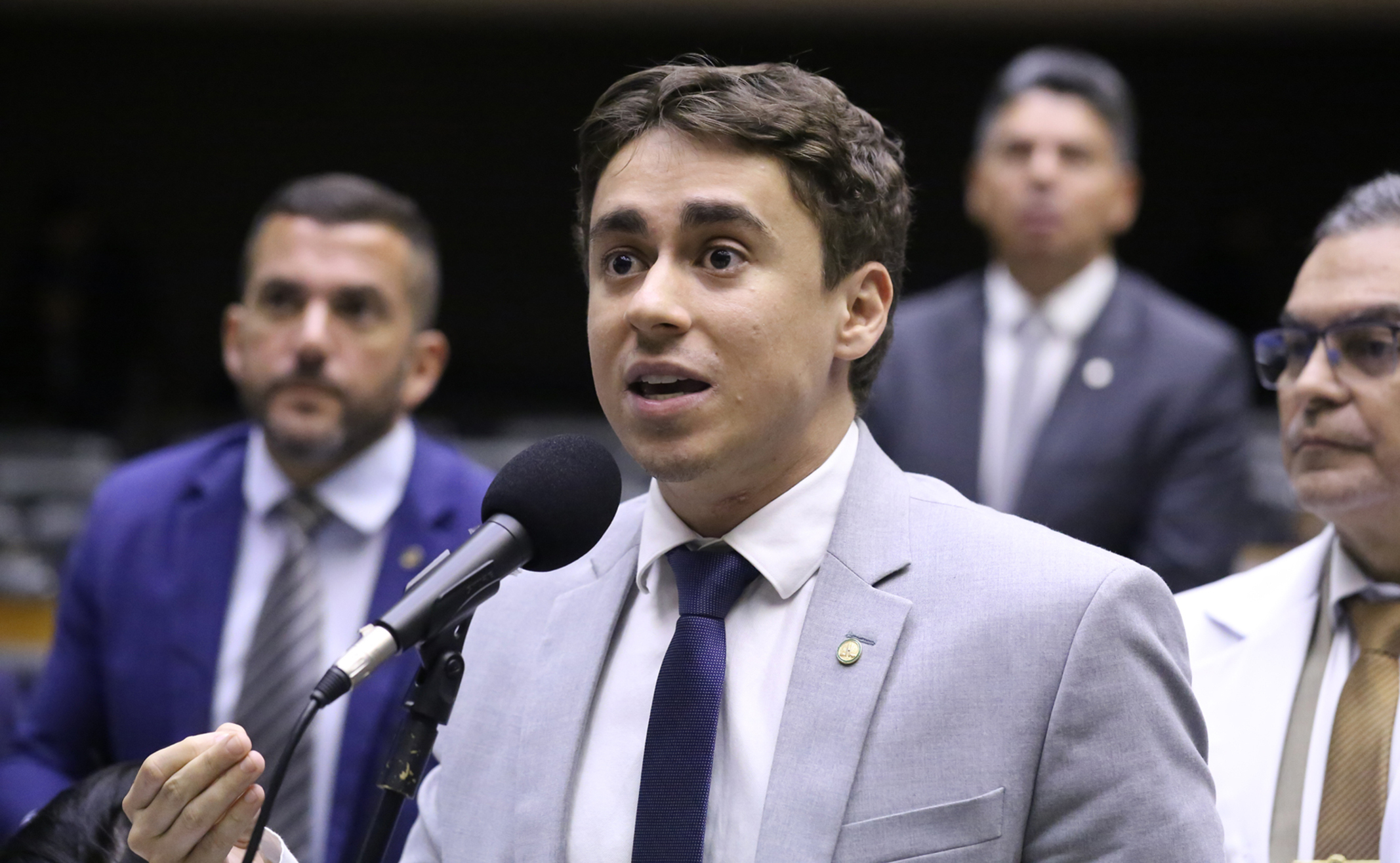 “Bancada Nikolas” reúne campeões de votos e amplia influência do deputado mineiro