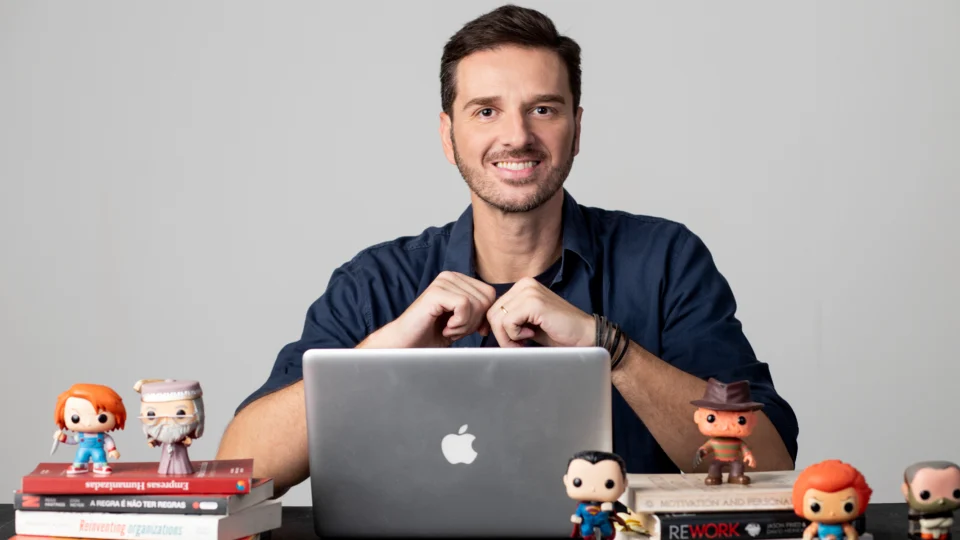 “Ninguém se desenvolve apenas recebendo ordens, e ninguém deveria ser abandonado em nome da liberdade”, Alexandre Pellaes, professor, pesquisador e palestrante.
