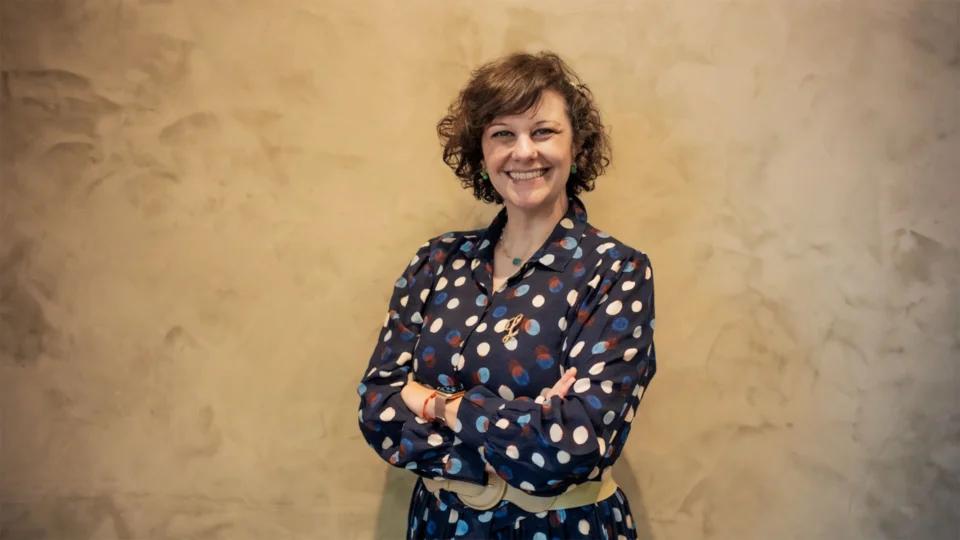 “Quando o erro é tratado apenas como fracasso, as pessoas deixam de experimentar”, Lívia Mandelli, PhD em Psicologia Organizacional e Industrial