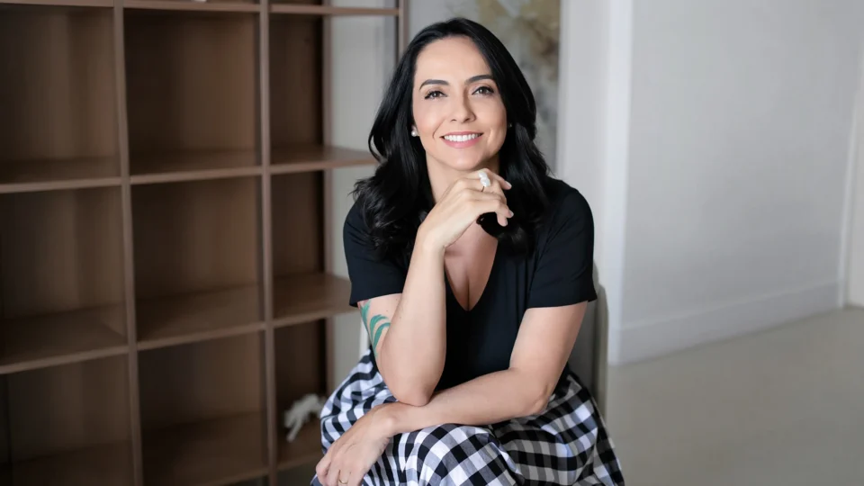 “Precisamos sair de uma cultura de reação para uma cultura de prevenção”, Izabella Camargo, jornalista.