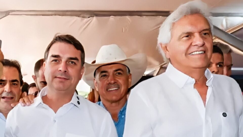 Caiado oficializa apoio a Flávio Bolsonaro no segundo turno