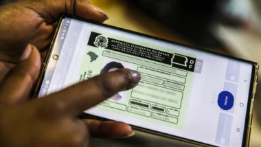 CNH Digital pode ser apresentada ao mesário como documento de identificação nas Eleições 2026; título de eleitor impresso não é obrigatório.