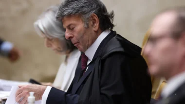 Entidades apontam contradição do governo ao admitir necessidade de informações após proibição.