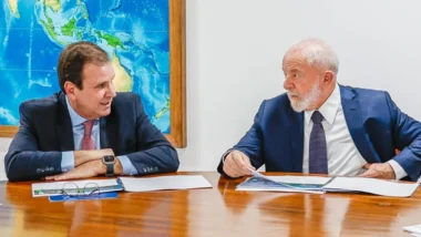 Candidato ao governo do RJ gerou incômodo na campanha petista por falta de apoio ao presidente.