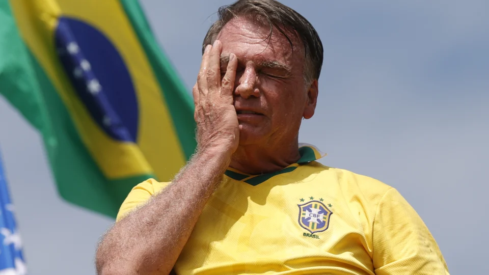 Moraes manda intimar Bolsonaro sobre multa da Receita no caso das joias