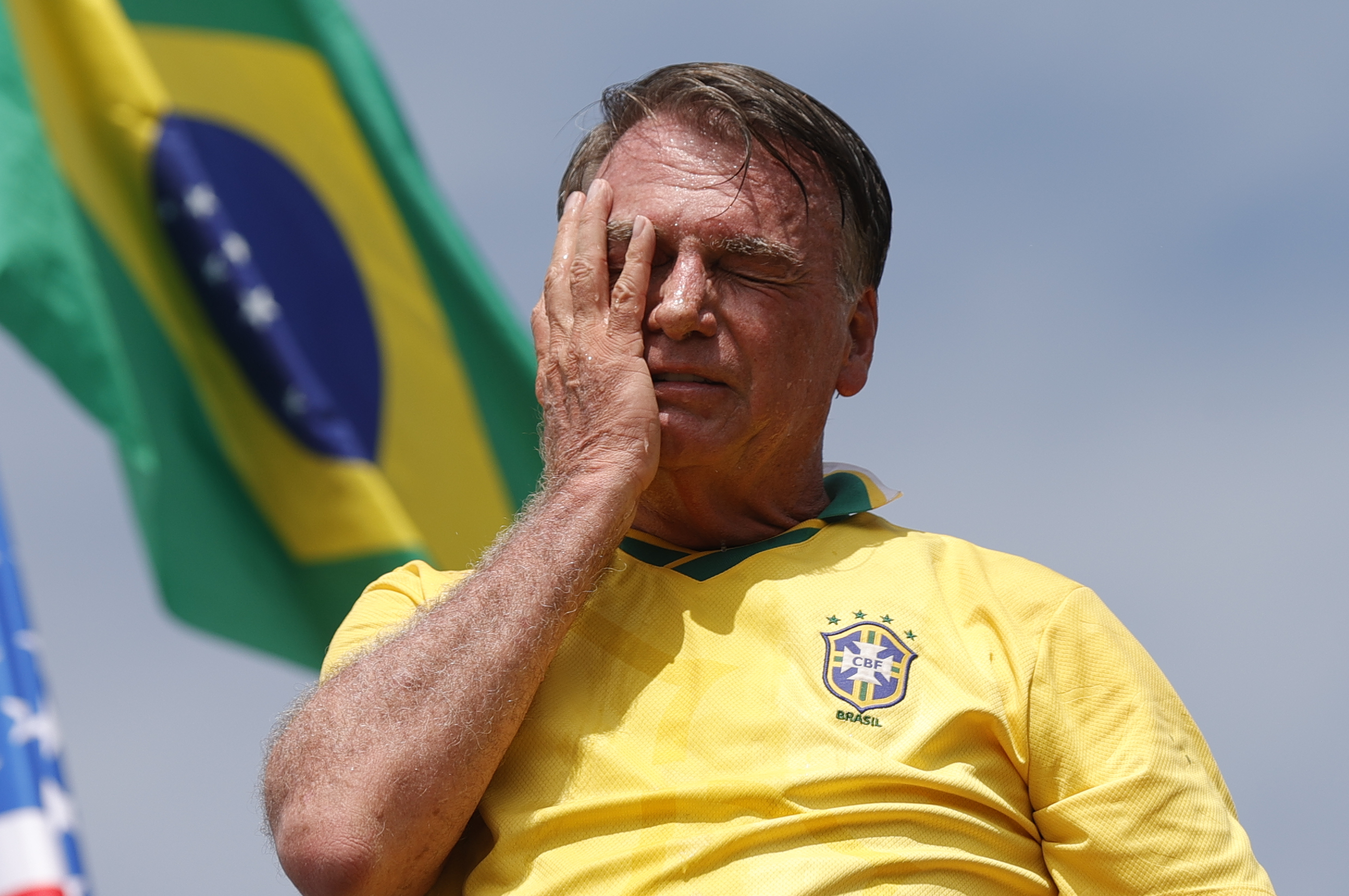 Moraes manda intimar Bolsonaro sobre multa da Receita Federal no caso das joias