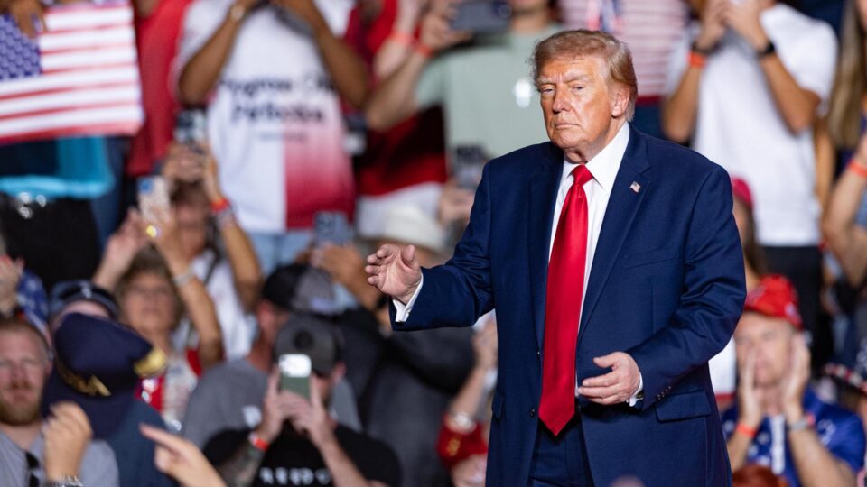 Trump volta a dizer que merece receber o Nobel da Paz