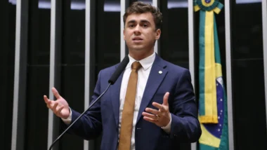 Deputado federal reeleito Nikolas Ferreira (PL-MG), foi recordista de votos e gastou menos de R$ 1 por voto obtido na campanha