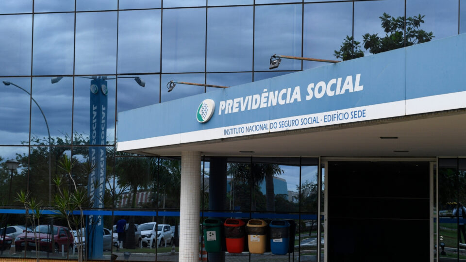 Crise no STF chega ao caso INSS e Camisotti cobra análise de pedido de liberdade