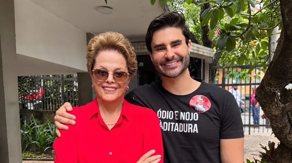 Nas redes sociais, Pedro Rousseff se declara “inimigo da extrema direita” e chama a tia, Dilma Rousseff, de “Dilminha”.