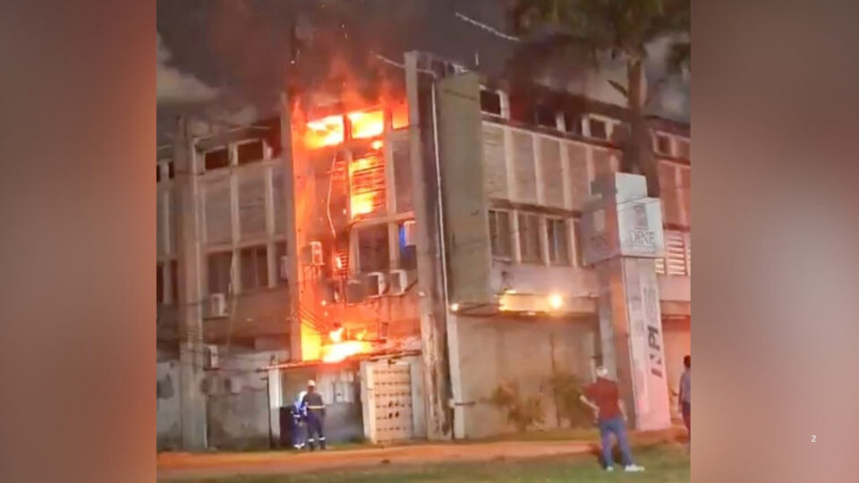 O que se sabe sobre o incêndio que atingiu prédio na UFPE