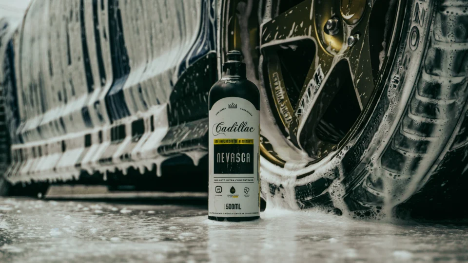 O Nevasca integra o portfólio da Cadillac Auto, que passa por processos de desenvolvimento, controle de qualidade e análise de lotes.
